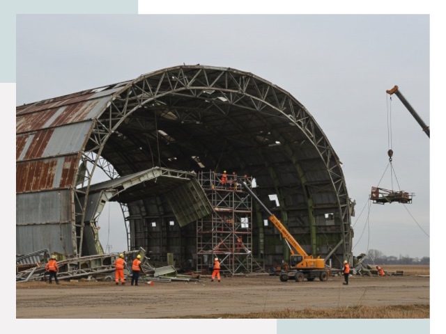 Демонтаж ангаров в Петергофе